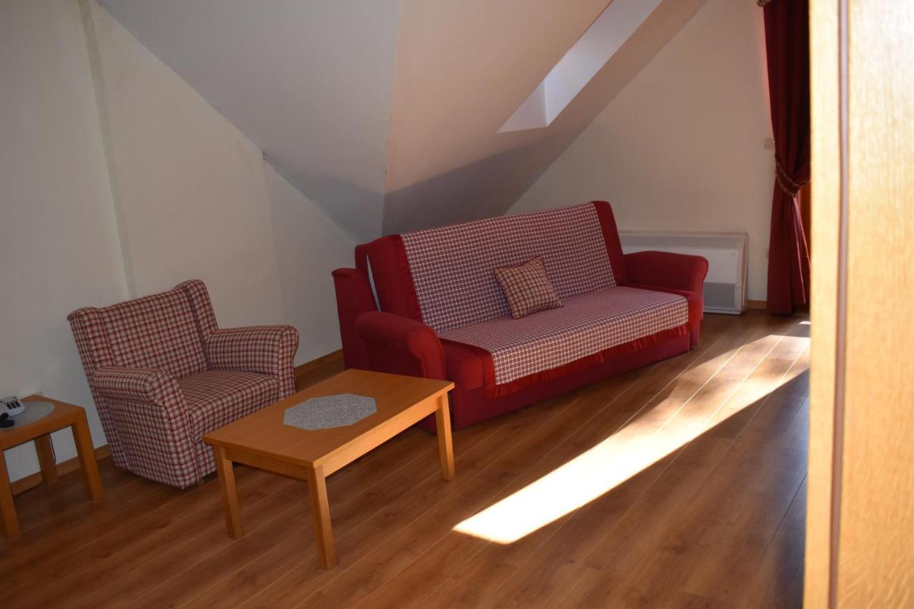 อพาร์ตโฮเต็ล สเนซนา คราลิจา Aparthotel Stubicke Toplice ภายนอก รูปภาพ