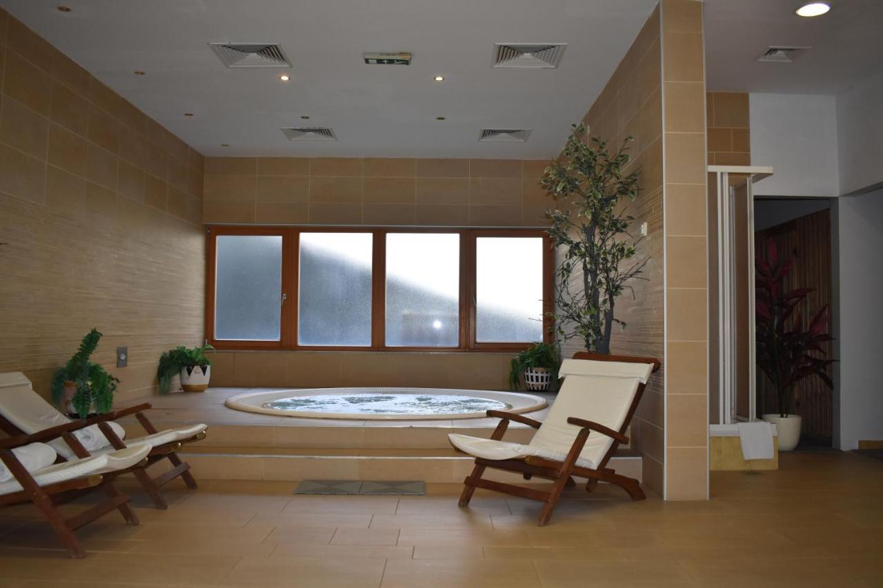 อพาร์ตโฮเต็ล สเนซนา คราลิจา Aparthotel Stubicke Toplice ภายนอก รูปภาพ