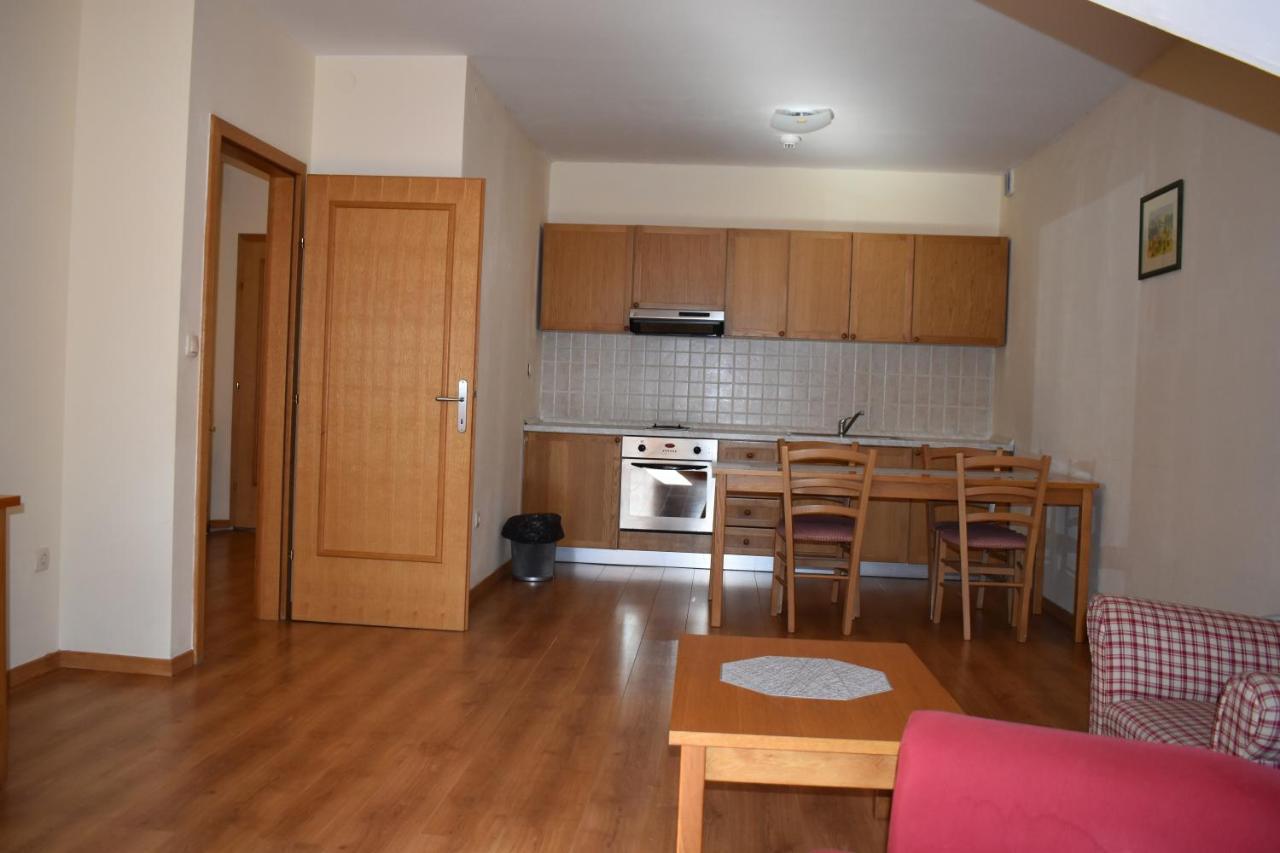 อพาร์ตโฮเต็ล สเนซนา คราลิจา Aparthotel Stubicke Toplice ภายนอก รูปภาพ