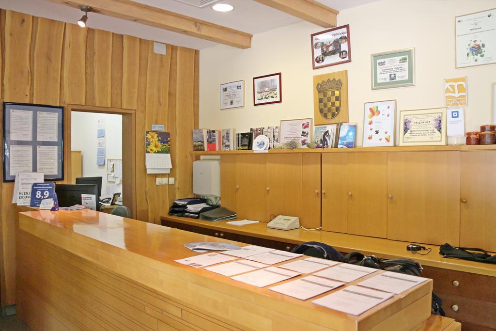 อพาร์ตโฮเต็ล สเนซนา คราลิจา Aparthotel Stubicke Toplice ภายนอก รูปภาพ