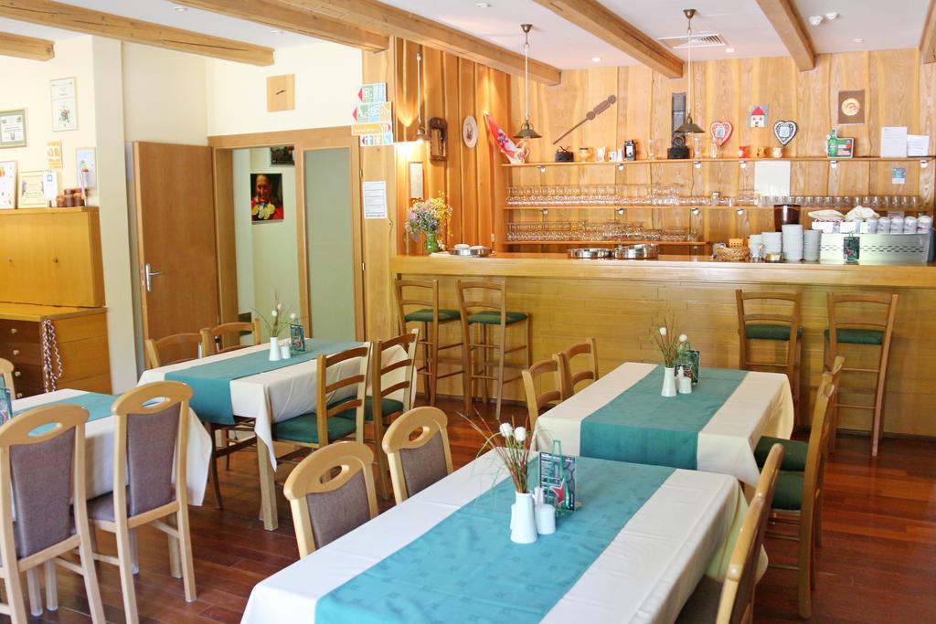 อพาร์ตโฮเต็ล สเนซนา คราลิจา Aparthotel Stubicke Toplice ภายนอก รูปภาพ