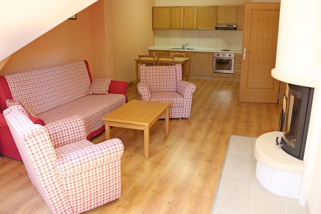 อพาร์ตโฮเต็ล สเนซนา คราลิจา Aparthotel Stubicke Toplice ภายนอก รูปภาพ