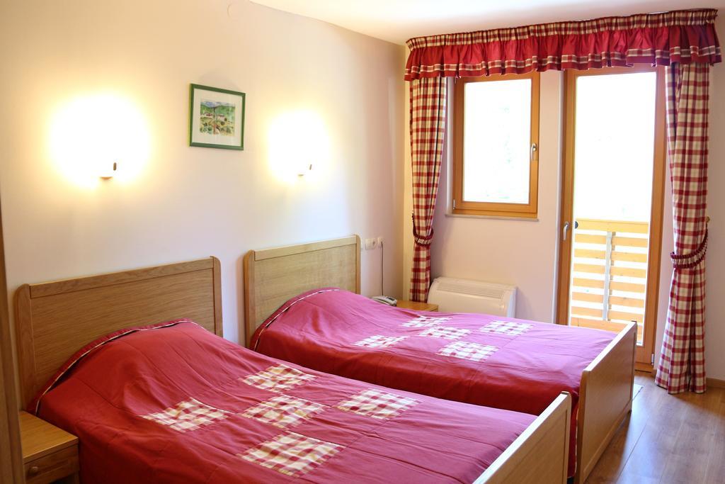 อพาร์ตโฮเต็ล สเนซนา คราลิจา Aparthotel Stubicke Toplice ภายนอก รูปภาพ