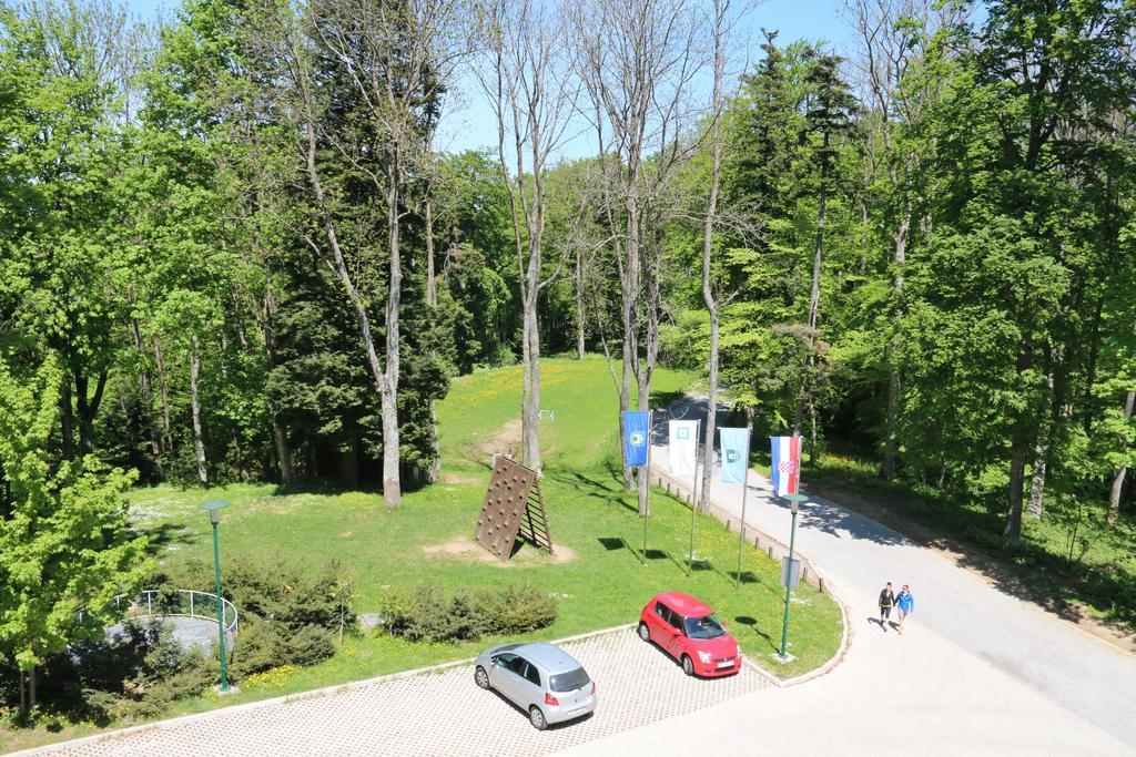 อพาร์ตโฮเต็ล สเนซนา คราลิจา Aparthotel Stubicke Toplice ห้อง รูปภาพ