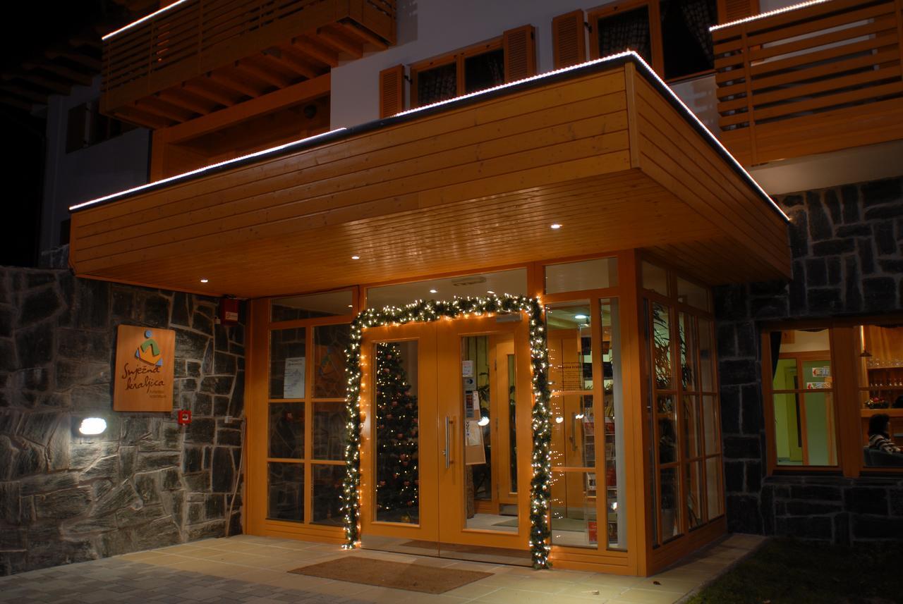 อพาร์ตโฮเต็ล สเนซนา คราลิจา Aparthotel Stubicke Toplice ภายนอก รูปภาพ